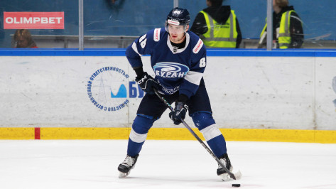 Воронежский «Буран» победил тульский АКМ в овертайме на домашнем льду