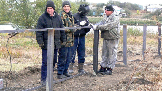 В верхнехавском селе местные жители обустроили кладбище