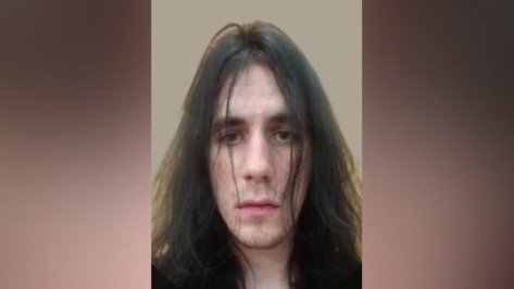 В Воронеже объявили поиски 20-летнего длинноволосого юноши