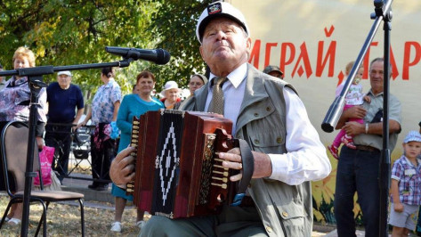 В Новой Усмани прошел фестиваль народного фольклора «Играй, гармонь, звени, частушка!»