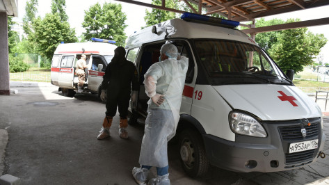 Академик РАН предупредил о более тяжелом течении COVID-19 осенью