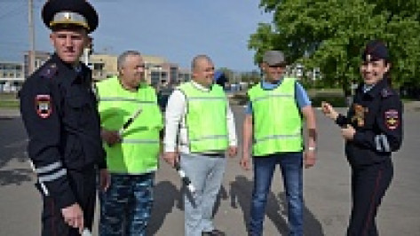 Павловчанин более пятнадцати лет добровольно помогает сотрудникам ДПС наводить порядок на дорогах 