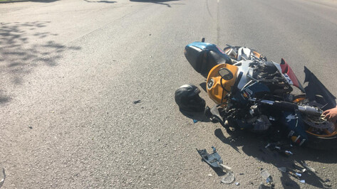 Мотоциклист погиб после столкновения с Nissan в Воронежской области