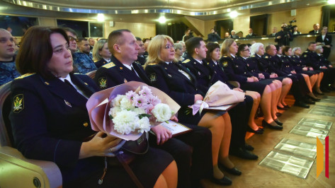 Воронежских судебных приставов поздравили с 160-летием образования института ФССП