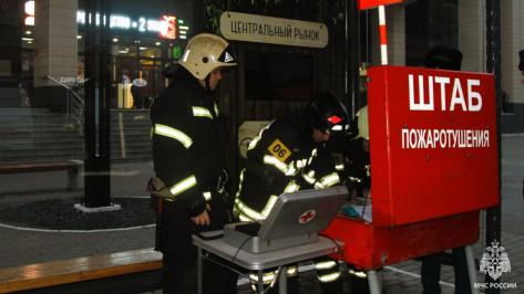 Воронежские спасатели показали, как проходили учения в ТЦ «Атмосфера»