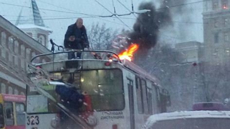 В Воронеже троллейбус загорелся на улице Степана  Разина