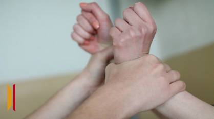 В одной из школ Воронежской области мать 7-классницы набросилась на учительницу