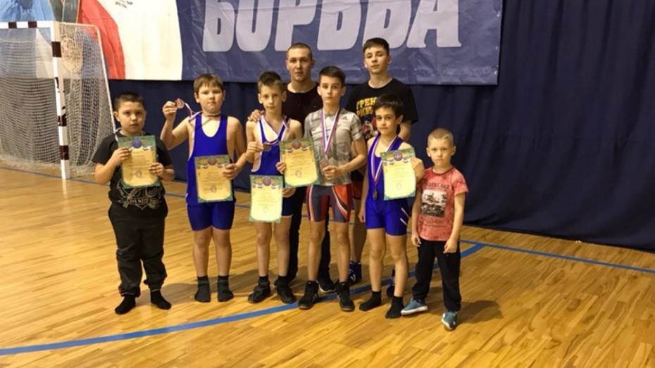 Подгоренцы завоевали 5 бронзовых медалей в первенстве Богучара по греко-римской борьбе 
