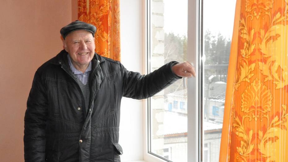 В Воронежской области пенсионер купил 2 пластиковых окна для райбольницы