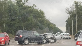 В жестком ДТП на улице 9 Января в Воронеже пострадали 3 человека