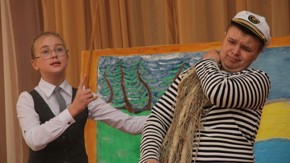В Аннинском районе открылся фестиваль детских театральных коллективов