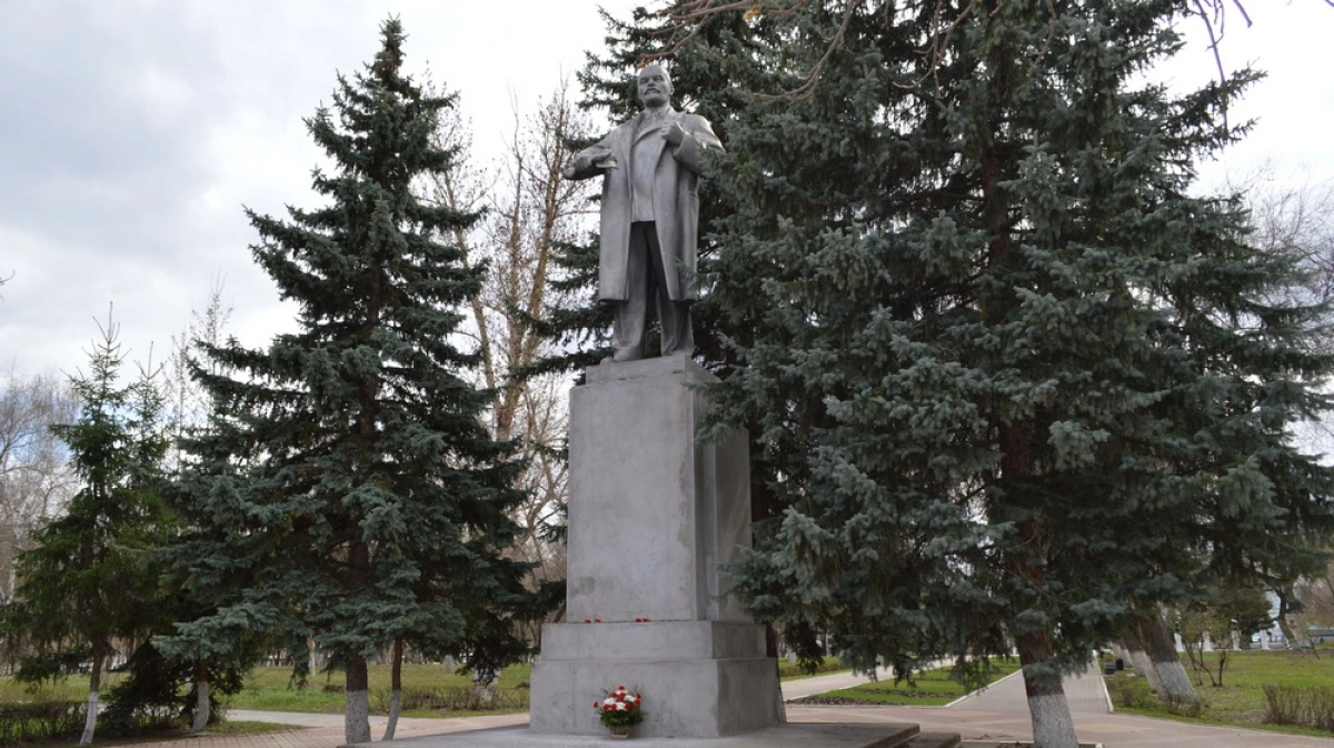 Ленинский парк Павловск Воронежская область осень