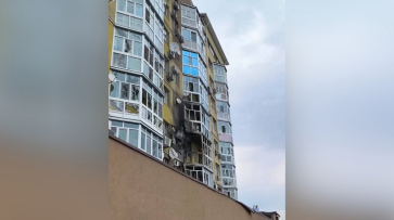 Появились фото с места падения БПЛА в центре Воронежа