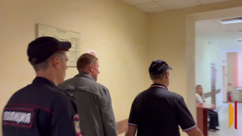 Руководителя управления строительной политики мэрии Воронежа Евгения Шишкина отправили в СИЗО