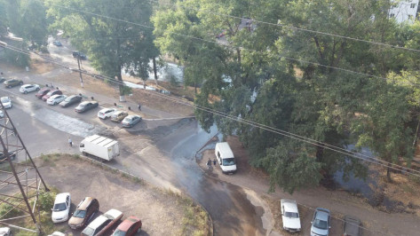 В Коминтерновском районе Воронежа из-за утечки из колодца подтопило двор