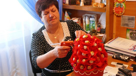 Жительница Поворино сделает букеты из конфет
