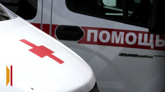 В аварии под Воронежем у отеля «Яр» пострадал водитель перевернувшегося грузовика