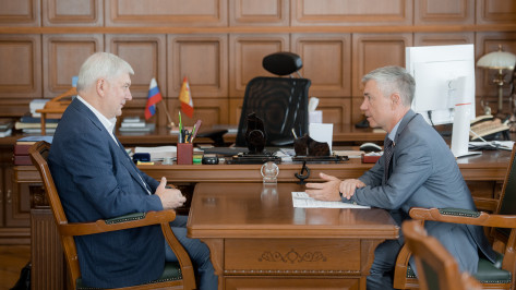 Воронежский губернатор провел рабочую встречу с депутатом Госдумы Евгением Ревенко