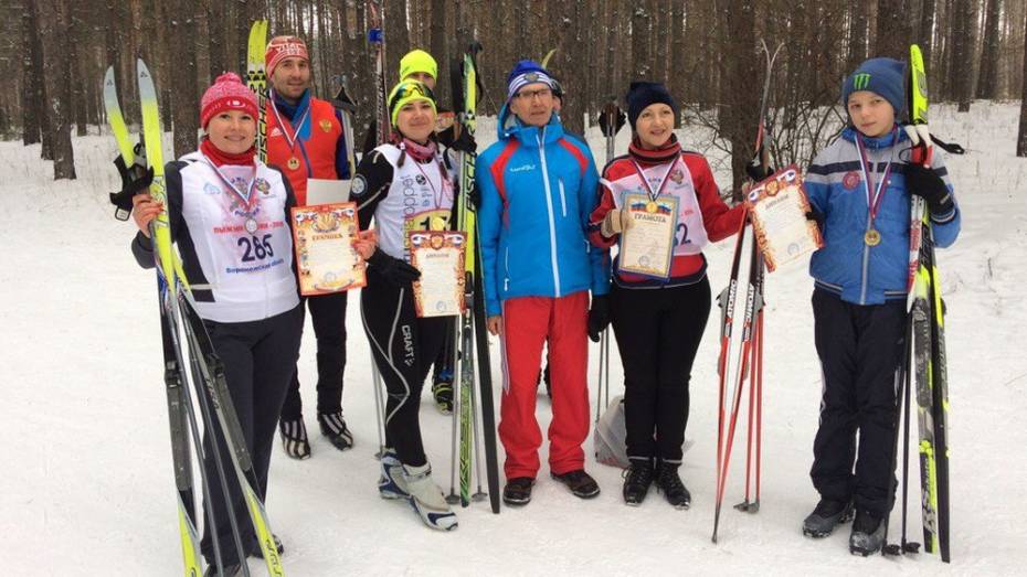 Лискинских лыжников наградили за участие в «рождественской» гонке