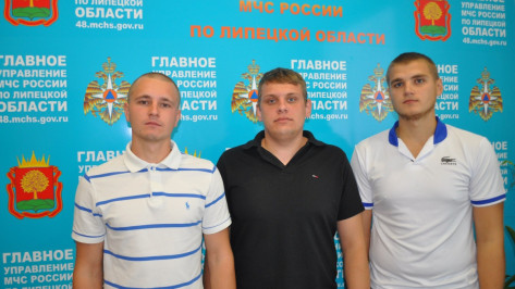 В Воронеже компания друзей спасла из огня 3 человек