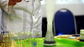 Губернатор Александр Гусев поздравил воронежских химиков с профессиональным праздником