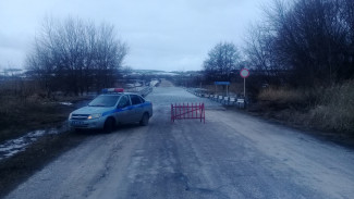 В подгоренском хуторе Покровка подтопило мост через реку Сухая Россошь