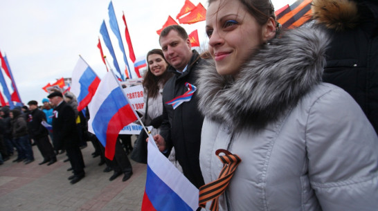 В Воронеже число митингующих в поддержку крымского референдума выросло до 6 тысяч