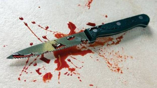 Житель Репьевки ударил собутыльника ножом в живот