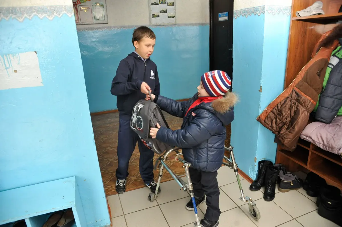 В школу на ходунках». Почему воронежский мальчик-инвалид отказался от  домашнего обучения