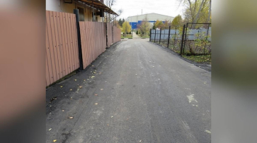 В Нижнедевицке благоустроили территорию у дома матери участника СВО