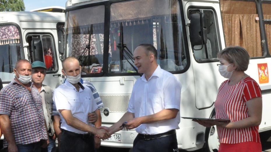 Репьевское транспортное предприятие получило 2 новых автобуса