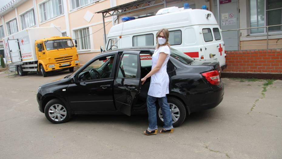 Подгоренская районная больница получила для выезда к пациентам автомобиль «Лада Гранта»