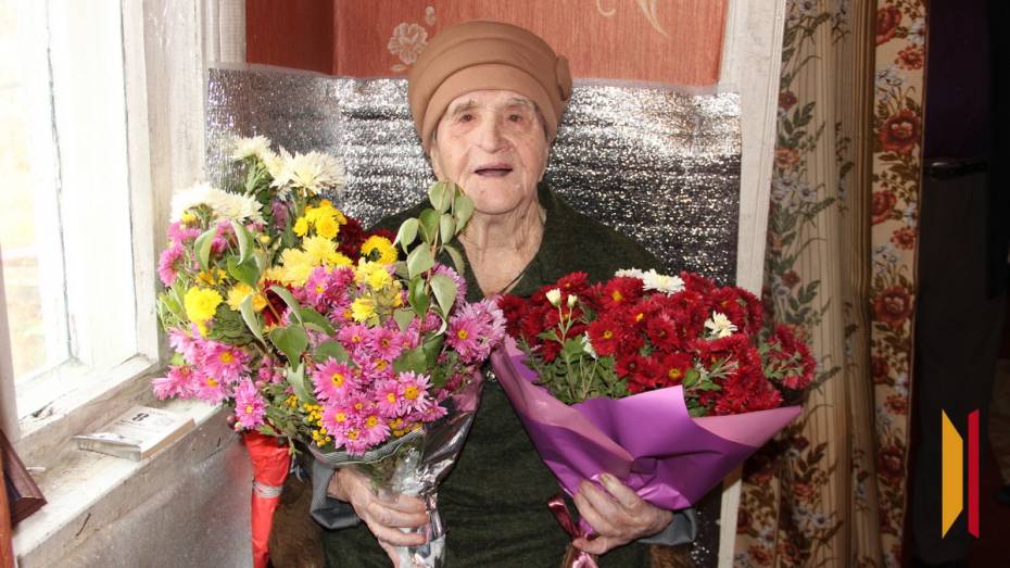 «Зачем-то я нужна на этой земле»: Александра Алексеева из Новохоперского района отметила вековой юбилей