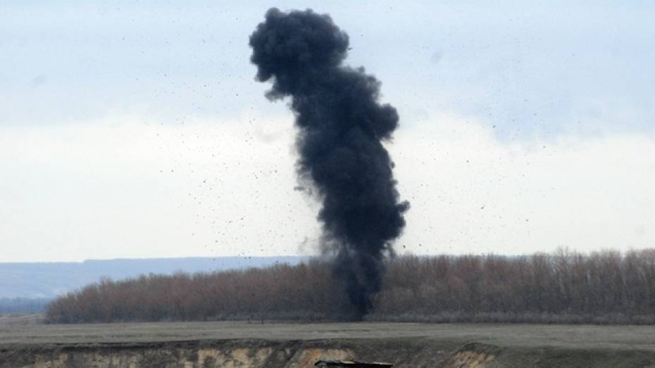 В Калачеевском районе взорвали 100-килограммовую авиабомбу
