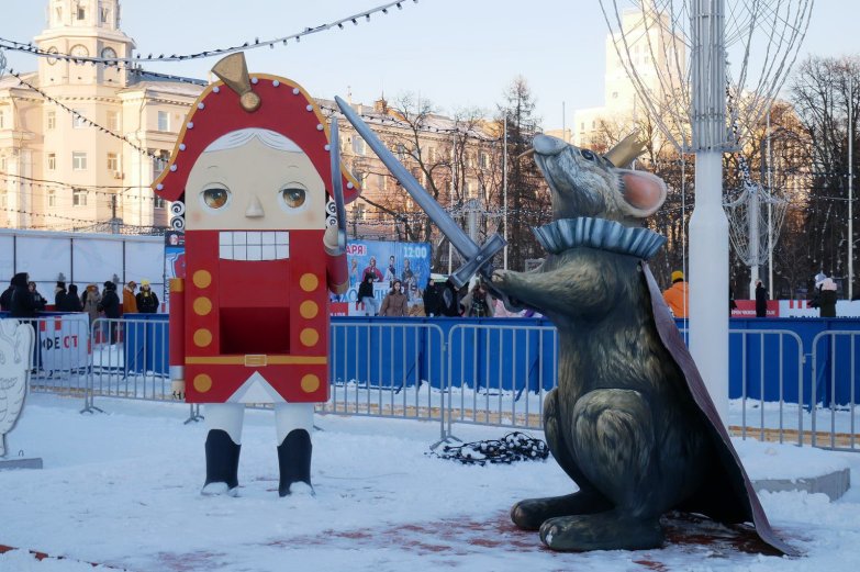 Новогодняя площадь Ленина в Воронеже