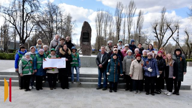 В сквере Защитников Воронежа к 80-летию Победы высадили рябиновую аллею