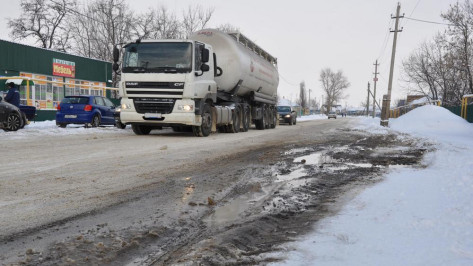 Порезавший себя из-за ДТП в Павловском районе водитель не справился с управлением 
