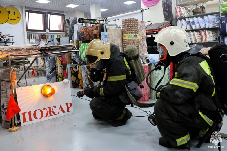 Учения МЧС на рынке 