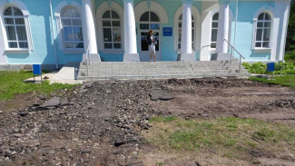 В верхнемамонском селе Дерезовка оборудуют открытую концертную площадку