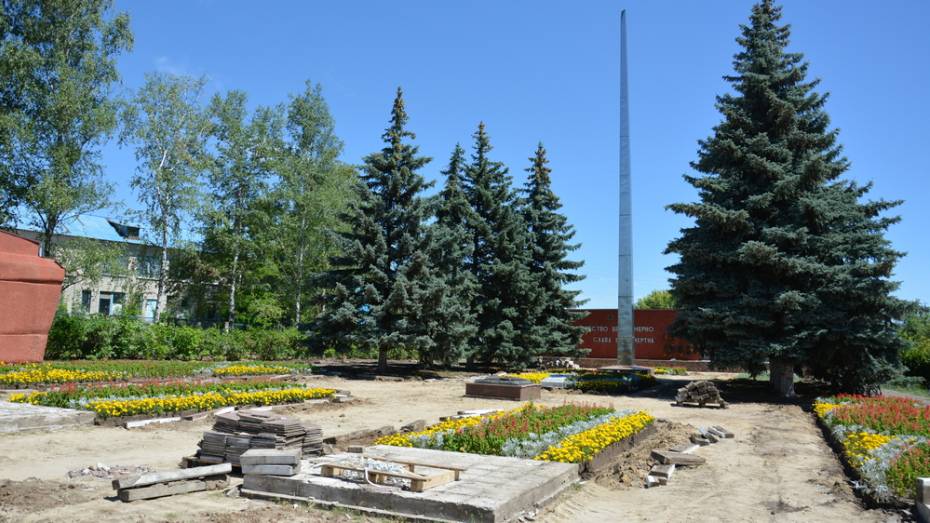 В Острогожске впервые за 47 лет капитально отремонтируют мемориал «Вечный огонь»