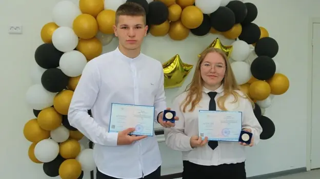 В сельской школе Подгоренского района все 2 выпускника стали медалистами