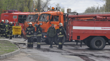 Склад с лузгой загорелся в райцентре в Воронежской области