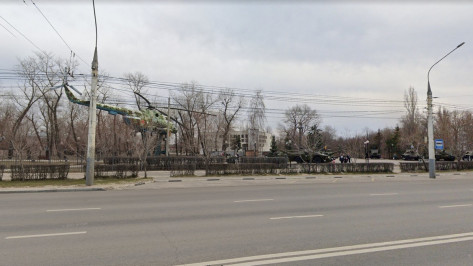 На участке Ленинского проспекта в Воронеже запретят остановку машин