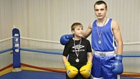 Бутурлиновские боксеры стали серебряными призерами открытого областного турнира