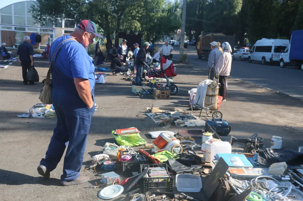 Власти Воронежа перенесли «блошиный рынок» на улицу Антонова-Овсеенко