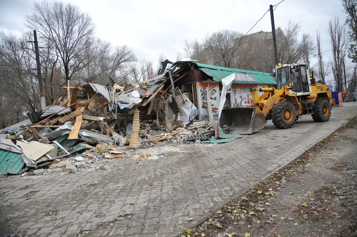 В мае в Воронеже снесут 19 незаконных ларьков