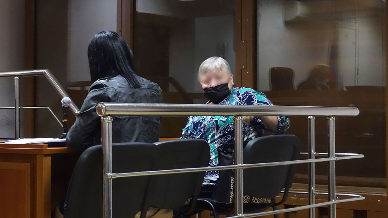 «Я ее не била!» В Воронеже суд разбирается в причинах смерти почти 100-летней бабушки