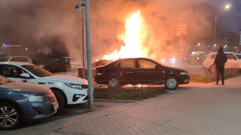 Воронежца задержали в Санкт-Петербурге за поджог 2 автомобилей