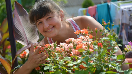 Жительница Петропавловки вырастила более 200 кустов роз