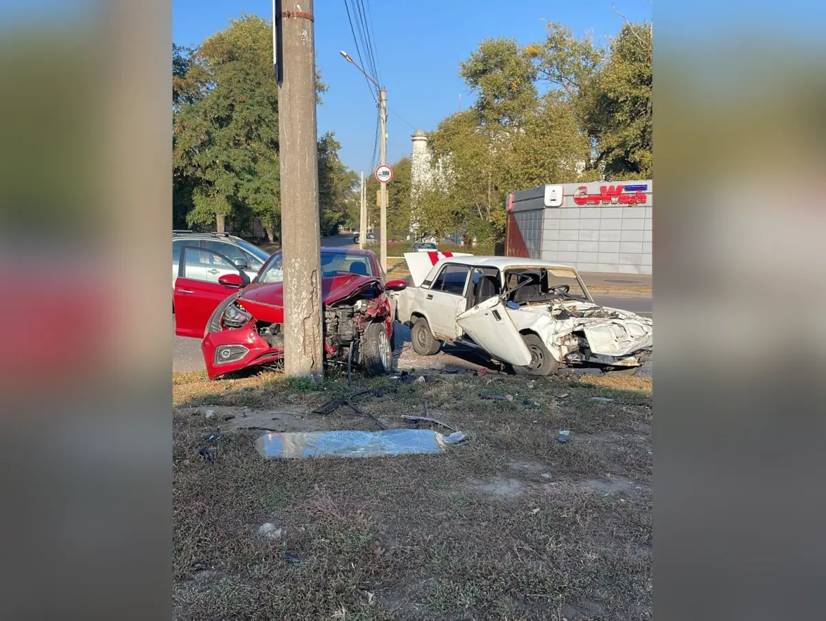 В Воронеже 3 человека попали в больницу после жесткого ДТП на левом берегу